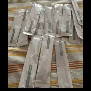 20 Comb or Shower caps ya vanityl kits