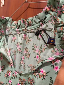 Chic Floral Print Top🥝🌳