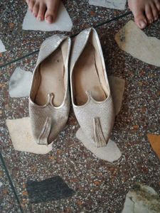 men jutti