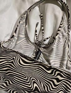 H&amp;M Trendy Zebra Print Tie-Front Crop Top
