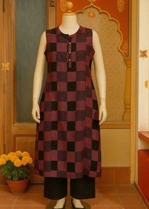 Maroon & Black Checkered Sleeveless Kurta