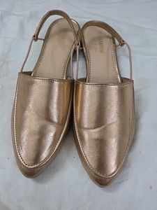 Elegant Rose Gold Flats