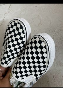 Vans Casual Shoes With Excellent Quality.