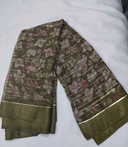 Beautiful Floral Print Saree no blouse