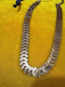 Chic Leaf Pattern Pendant Necklace