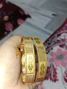Elegant Gold Bangles Set