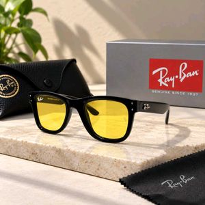 RAYBAN UNISEX SUNGLASSES A clean classic silhouett
