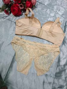 Lace Bra and Panty Set