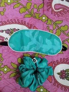 Sleep Mask & Scrunchie Set