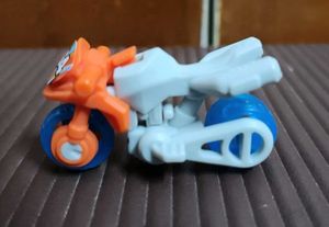 2 kinderjoy racer series vehicle toys