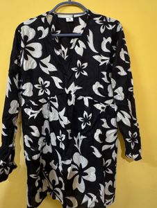 Stylish Black Floral Peplum top