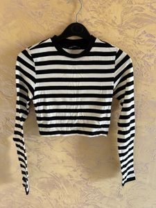Striped Cropped Long Sleeve Top
