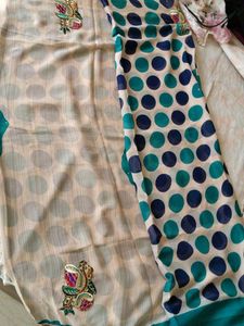 Elegant Cream &amp; Teal Floral Saree
