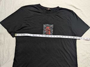 Nike Men's Black Graphic T-Shirt