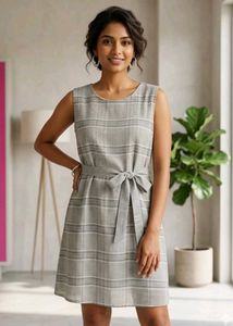 Chic Plaid Sleeveless Dress with Belt