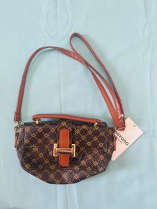 Stylish Savana by Urbanic Handbag