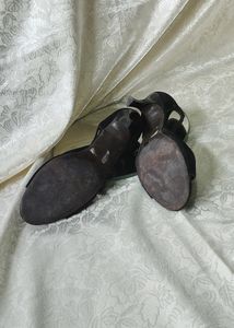 Black Strap Heels 🖤🪞