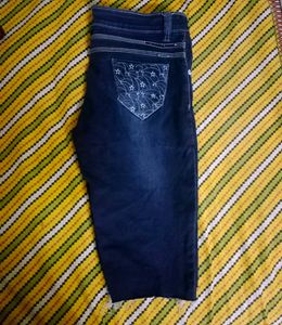 Blue Denim Capri Jeans with Star Pockets