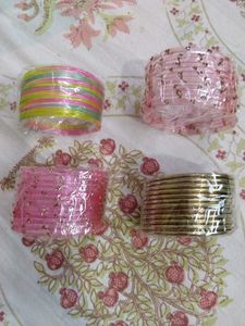 Set of 4 Glass Bangles