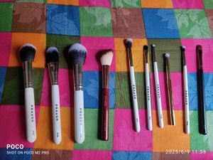 10 Pcs Of Paush beauty Brushes And Storage Bage