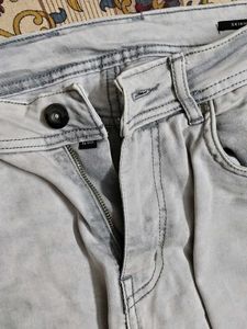 Light Wash Ripped Skinny Fit Jean