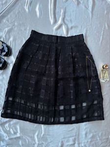 Chic Black Pleated Skirt