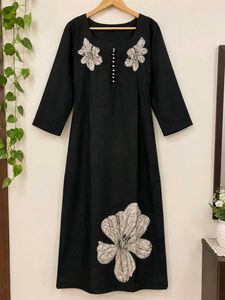 unused Elegant Black Kurta with Floral Applique