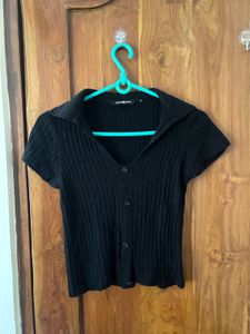 Ribbed Black Collared Button-Up Top