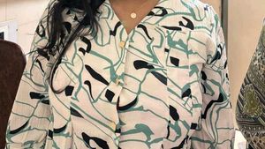 Stylish Printed Collared Top