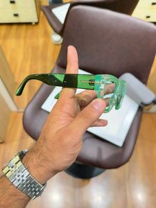 Chic Translucent Green TOMFORD Sunglasses