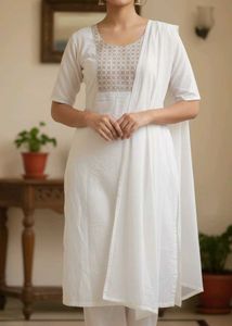 White Embroidered Kurta👗&amp; Trouser👖set
