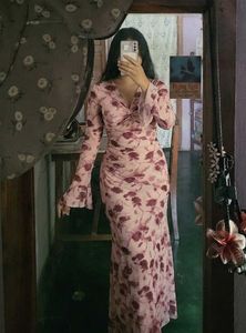 Savana Chic Floral Twist Bodycon Dress