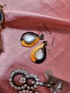 4 Earrings Combo