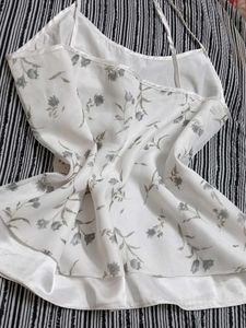 🤩🥳Floral Chiffon Top🍓