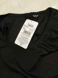 Black Long Sleeve Crop Top