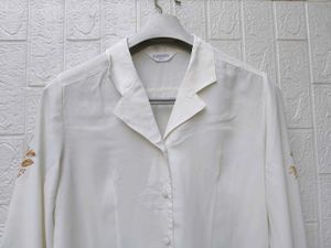 New with tag Korean Elegant White Embroidered Puff