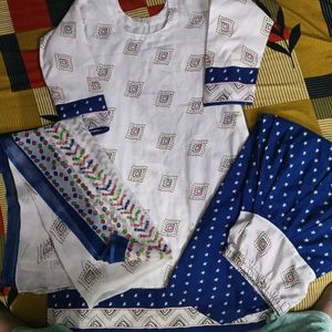 Elegant White &amp; Blue Printed Kurta Set