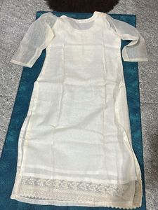Elegant Off-White Embroidered Kurta
