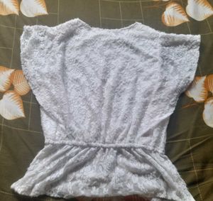 WHITE LACE PEPLUM TOP 🦢
