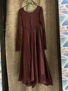 Elegant Long-Sleeve Maroon Dress