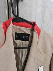 Tilbury  Elegant Beige Longline Blazer Jacket