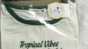 Papaya Graphic Crop Tee