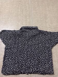 Chic Black &amp; White Patterned Cropped Shi