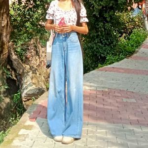 Light Wash Wide Leg Denim Jeans