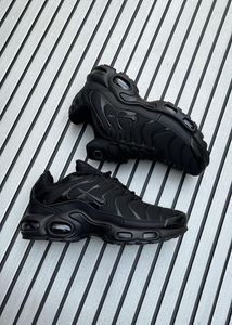 Nike Air Max Plus Black Sneakers