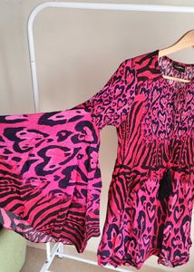 Vibrant Pink &amp; Black Heart Print top