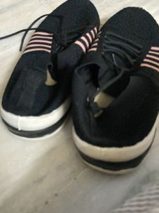 Comfortable Black Knit Sneakers