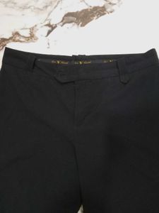 36 waist Black Capri Pants