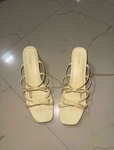 Chic Bow Detail Block Heels