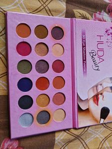 HUDA Beauty 3D Eye Shadow Palette